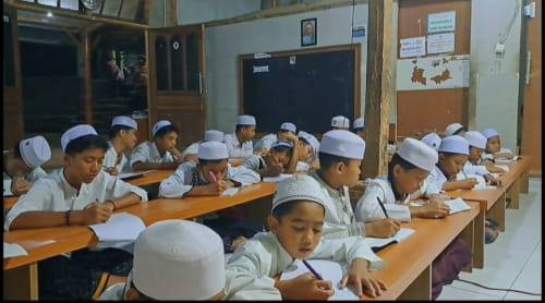 Kegiatan harian santri yatim dan dhuafa