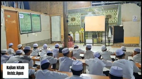Kebersamaan santri di asrama