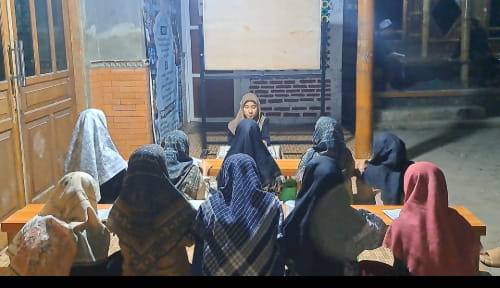 Kegiatan pendidikan santri Darul Husna